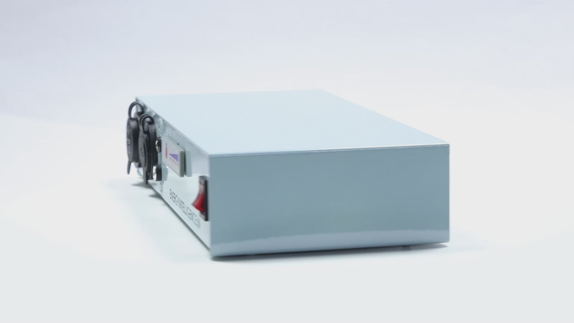 360 degree view of LiIon portable power bank with USB-C, USB-A, DC 12V, DC 19V for travel, camping and more. Up to 66000 mAH