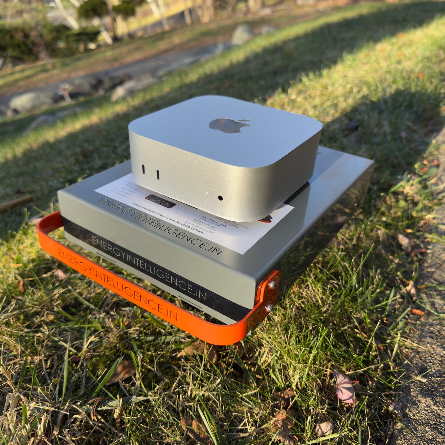 A Mac mini M4 on top of Shakti Power Station 200. With un-interrupted power a perfect match to keep your Mac mini running 24x7 at home or in office